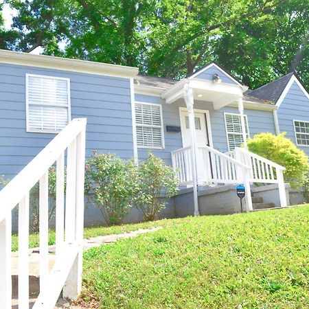 Convenient Atlanta Home Exterior photo